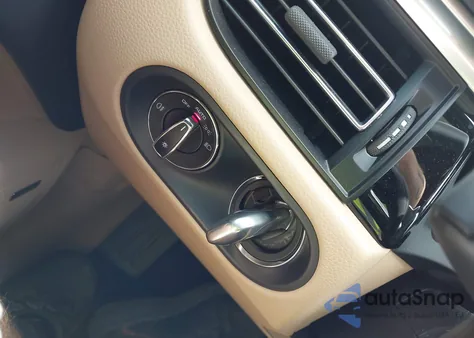 2021 Porsche Macan z USA, uszkodzony, nr VIN WP1AA2A55MLB10200